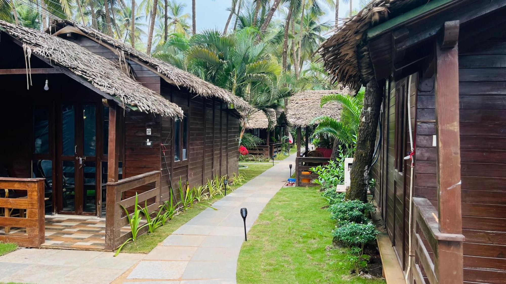 Palolem Luxuries Beach Cottages Exterior photo