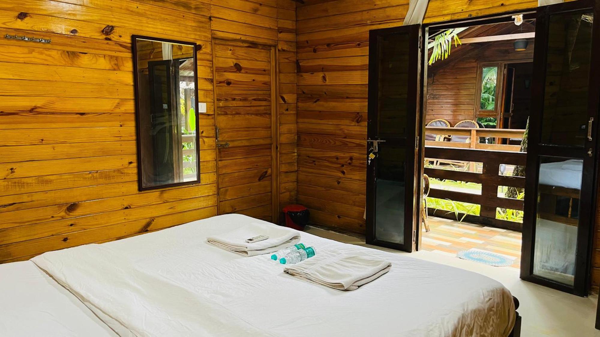 Palolem Luxuries Beach Cottages Exterior photo