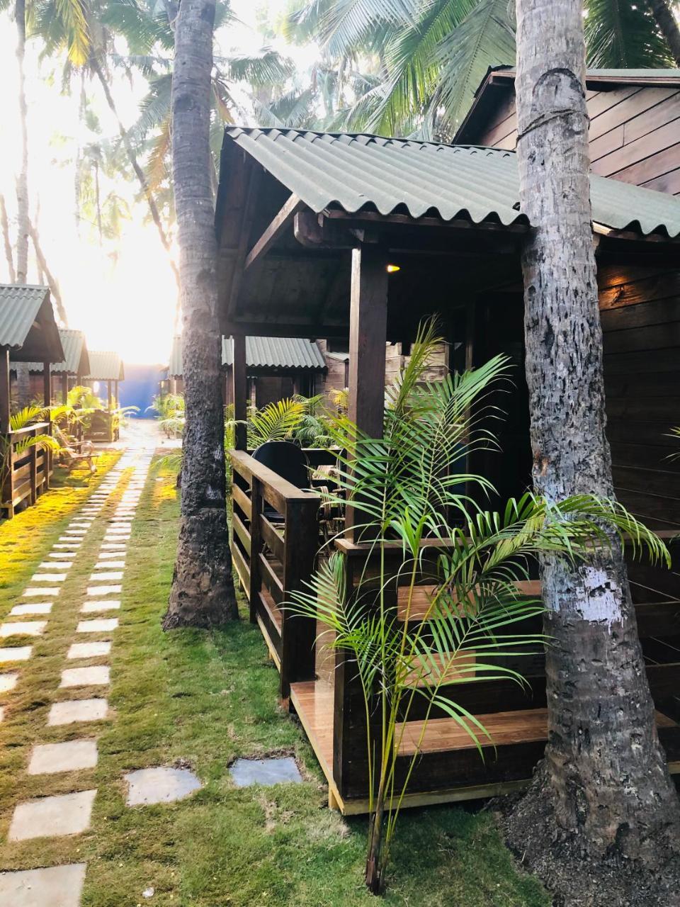 Palolem Luxuries Beach Cottages Exterior photo